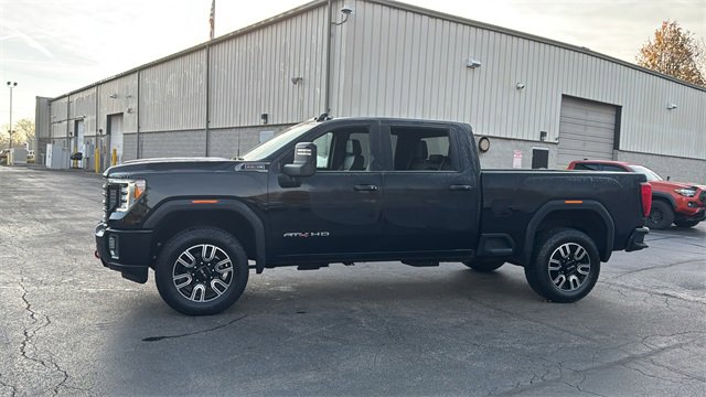 Used 2022 GMC Sierra 2500 AT4 w/ Gooseneck/5TH Wheel Package image 9