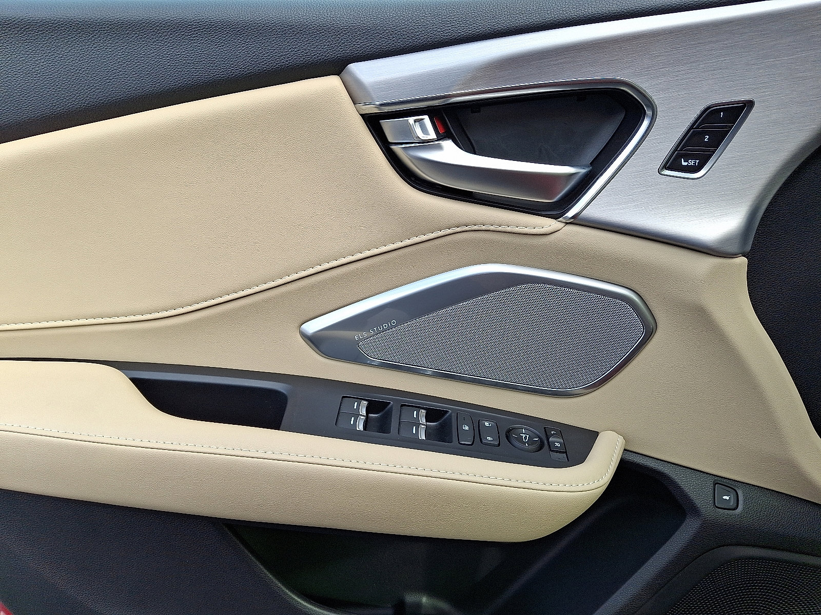 Used 2024 Acura RDX SH-AWD w/ Technology Package image 10