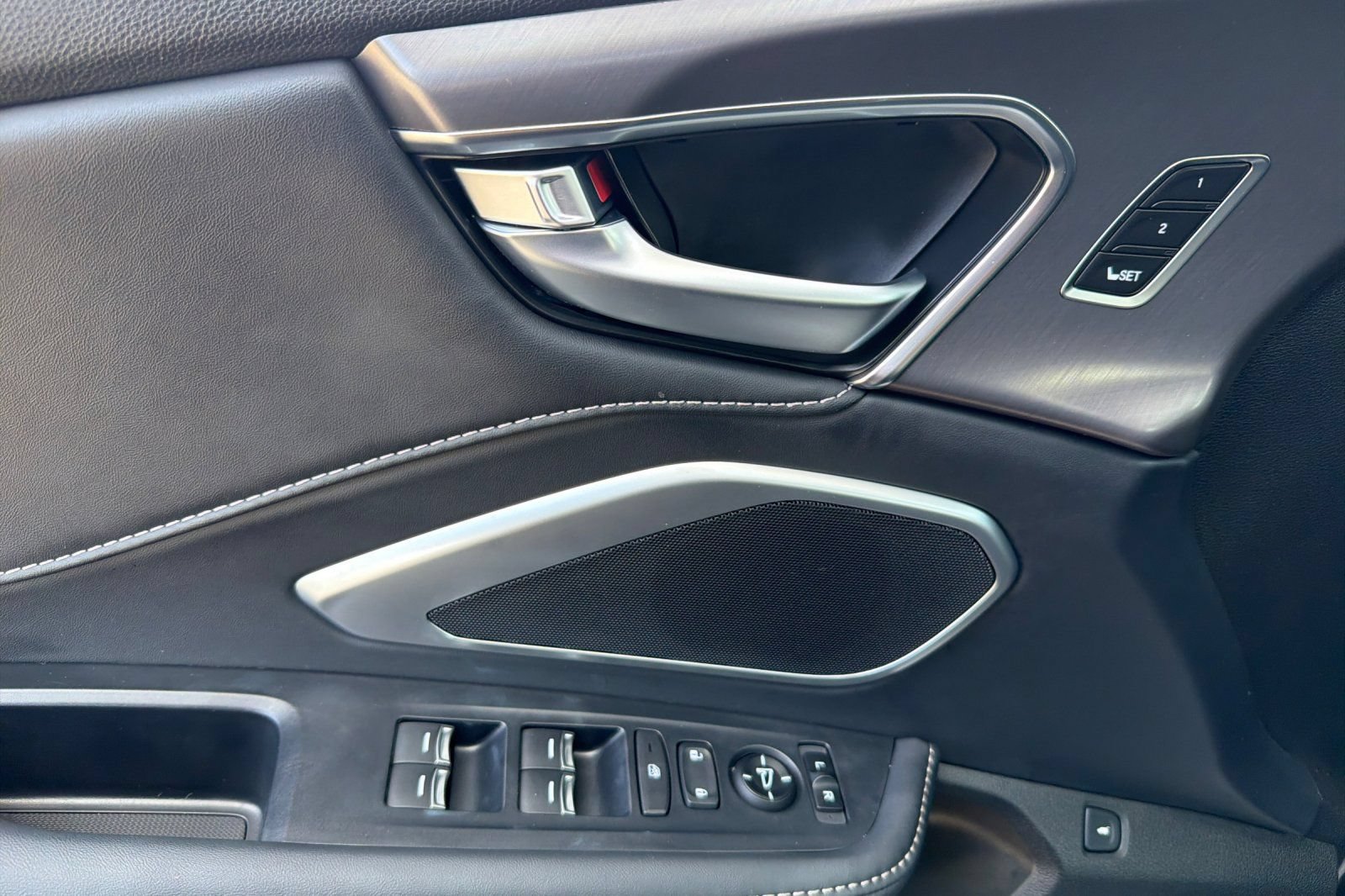 Certified 2025 Acura RDX SH-AWD image 11