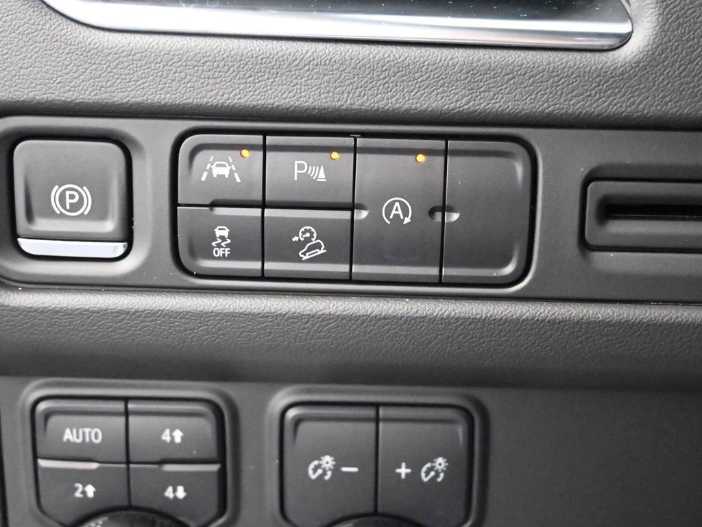 Used 2024 Chevrolet Suburban Premier image 39