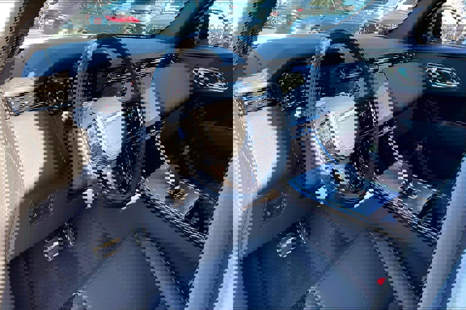 New 2026 Land Rover Range Rover Velar Dynamic SE image 8