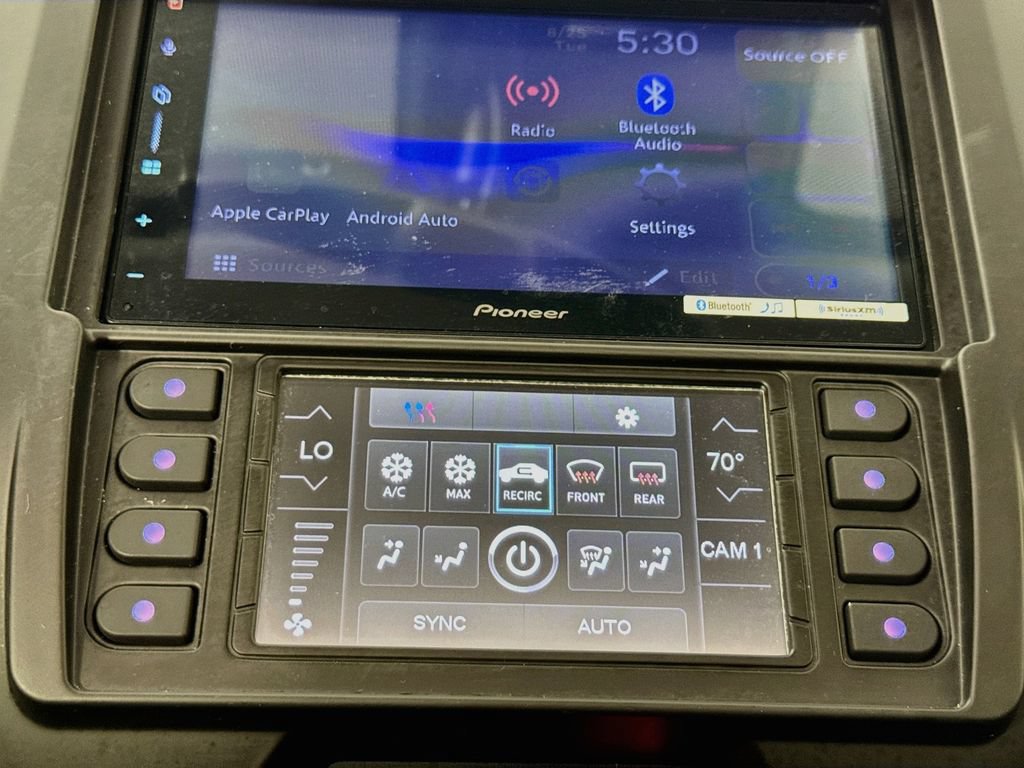 Used 2018 Honda Civic Touring image 17