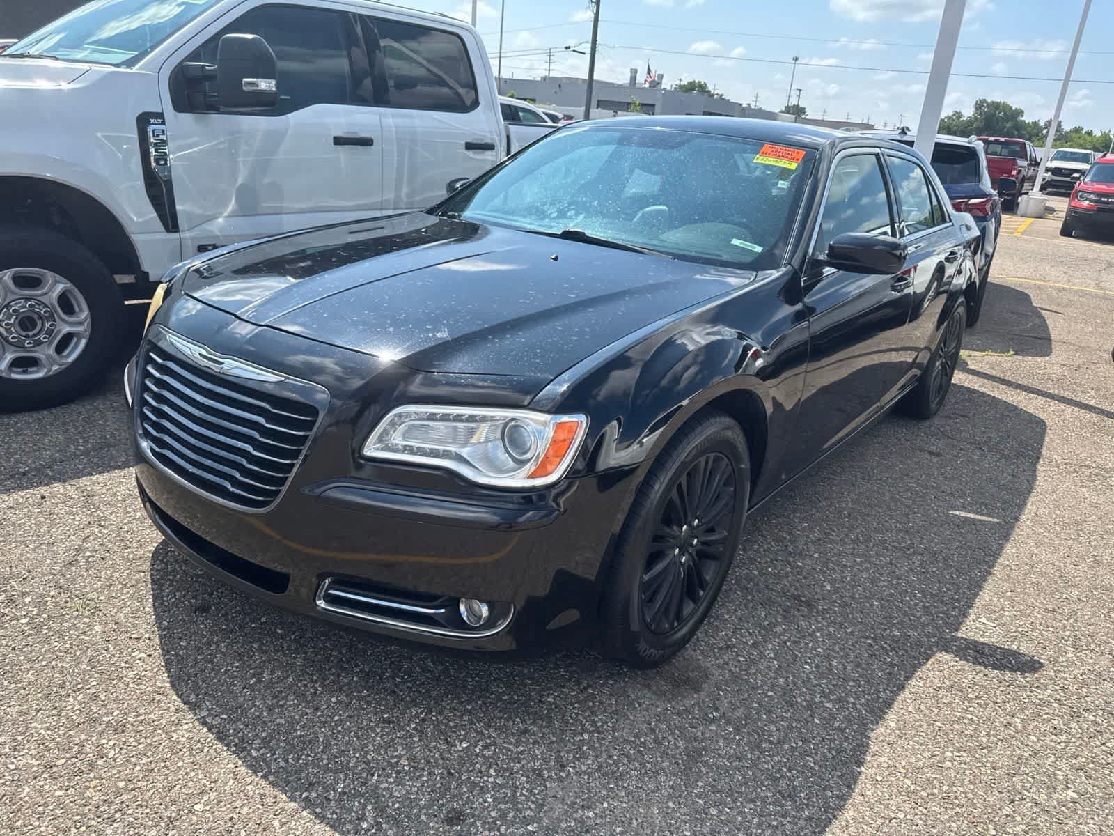 Used 2014 Chrysler 300 AWD w/ Driver Convenience Group image 22
