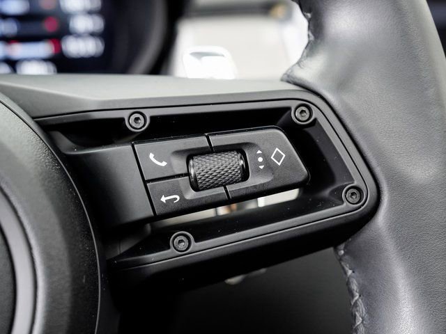 Certified 2023 Porsche Macan Turbo image 14