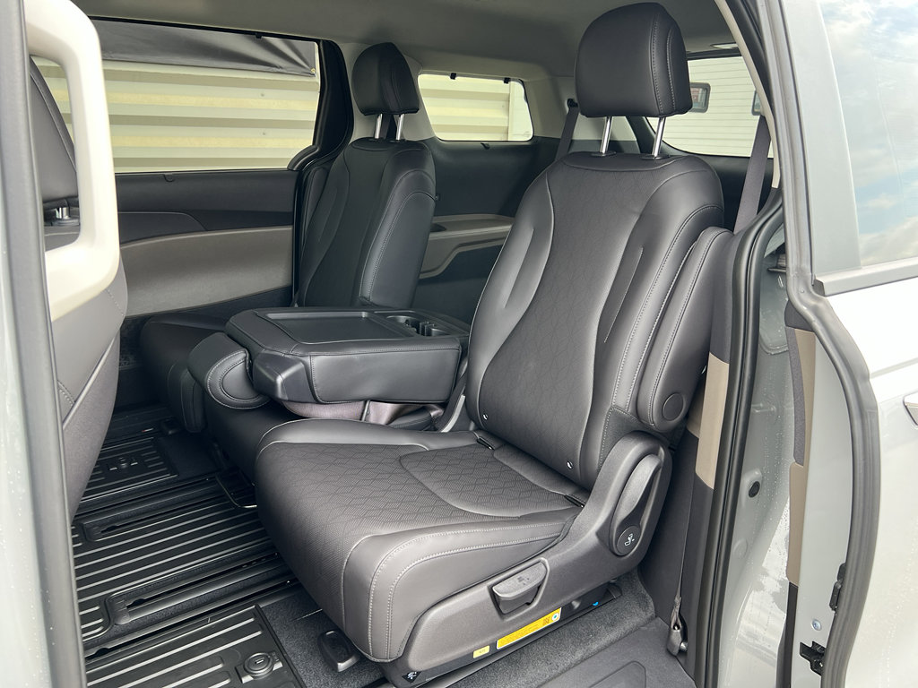 New 2026 Kia Carnival EX image 13