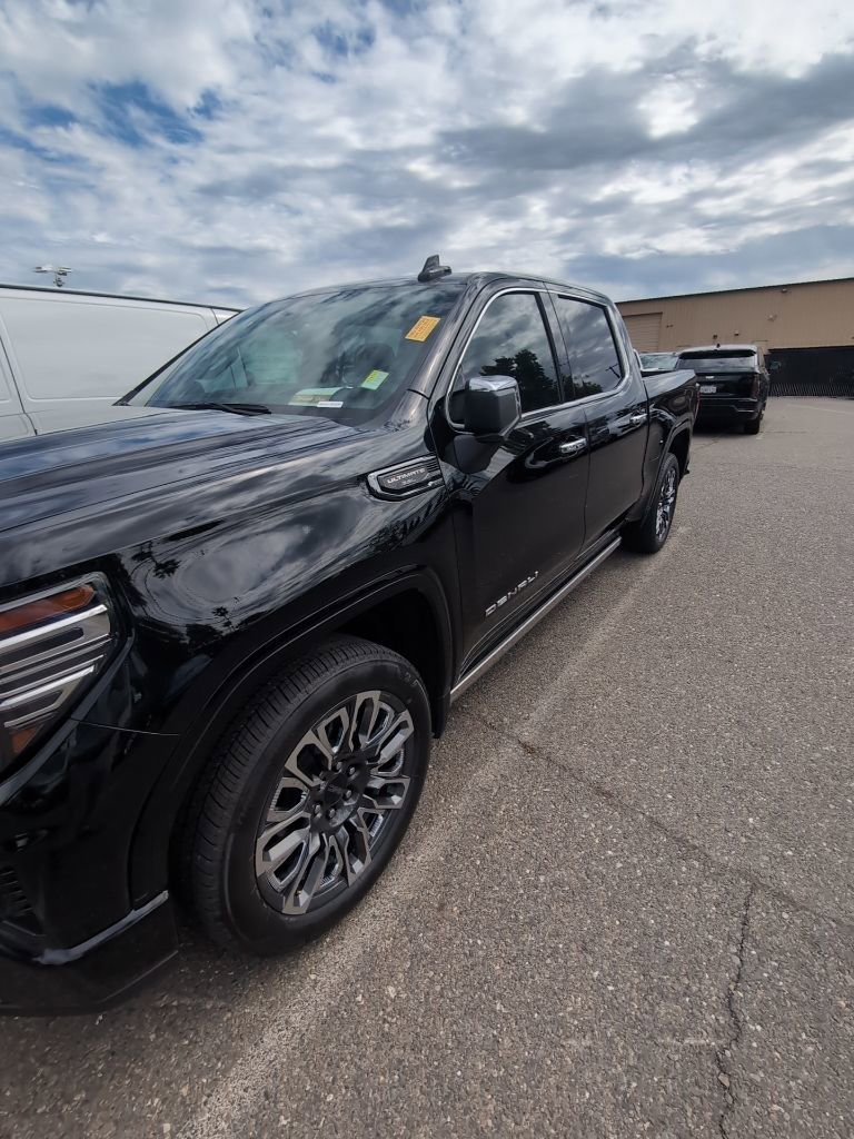 Used 2023 GMC Sierra 1500 Denali Ultimate image 2