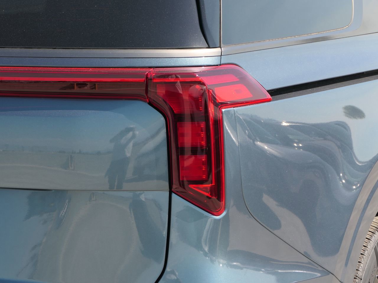 New 2026 Kia Carnival SX w/ SX Dark Edition Package image 4