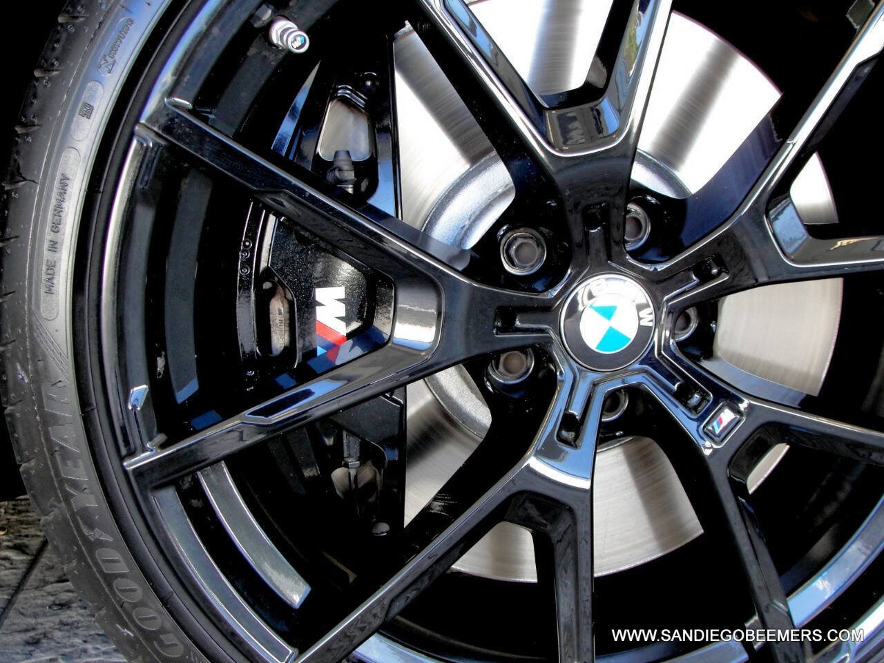 Used 2022 BMW M850i xDrive Coupe w/ Driving Assistance Package AWD/4WD image 3