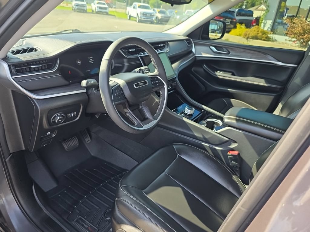 Used 2023 Jeep Grand Cherokee L Limited AWD/4WD image 20