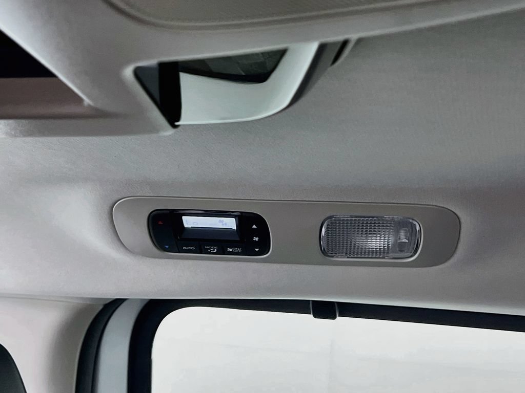 Used 2025 Honda Odyssey Elite image 27