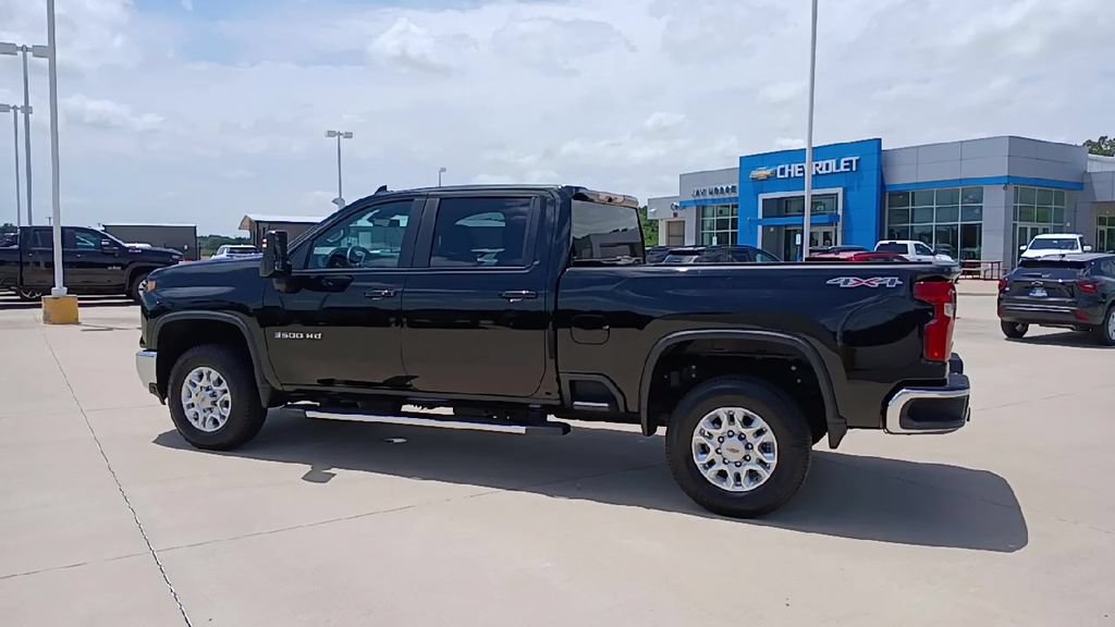 Used 2025 Chevrolet Silverado 3500 LT w/ Safety Package AWD/4WD image 6