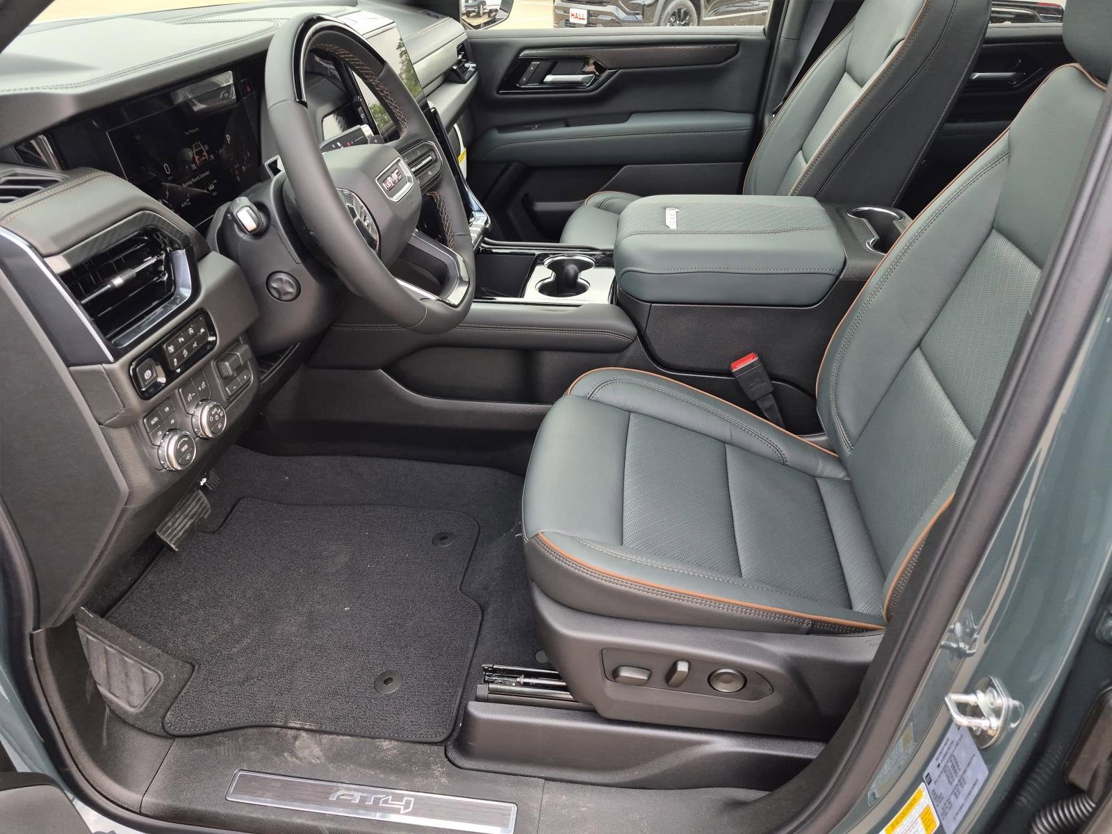 New 2026 GMC Yukon XL AT4 w/ AT4 Premium Plus Package image 8