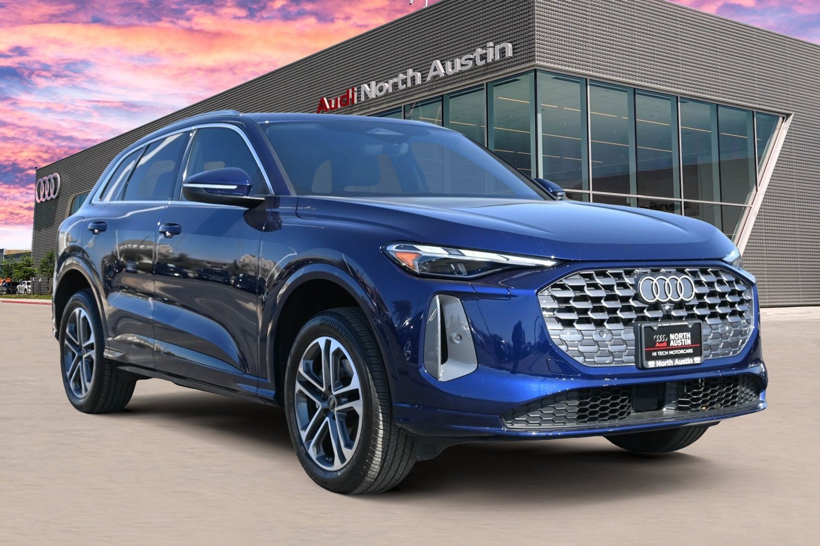 Certified 2025 Audi Q5 Premium w/ Convenience Package AWD/4WD image 2