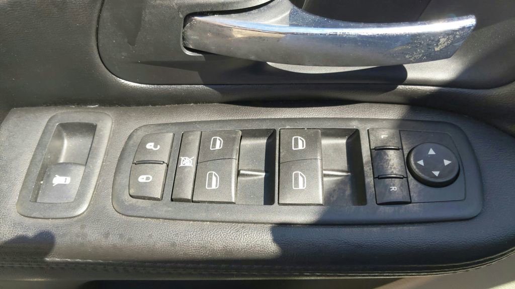 Used 2011 Dodge Grand Caravan Mainstreet w/ PWR Convenience Group FWD image 16
