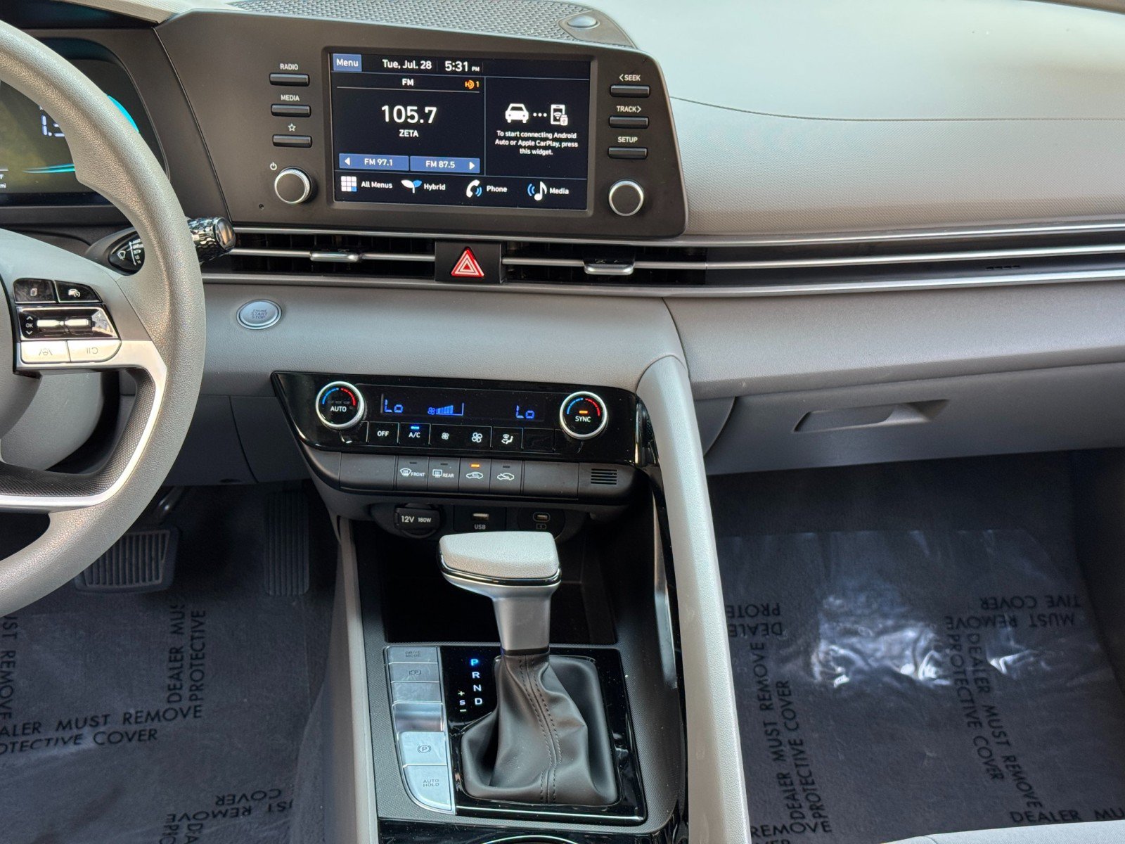 Used 2025 Hyundai Elantra Hybrid FWD image 22