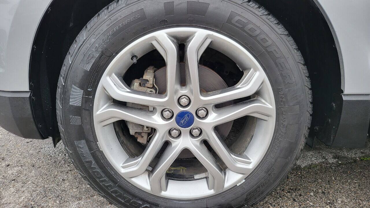 Used 2016 Ford Edge Titanium FWD image 30
