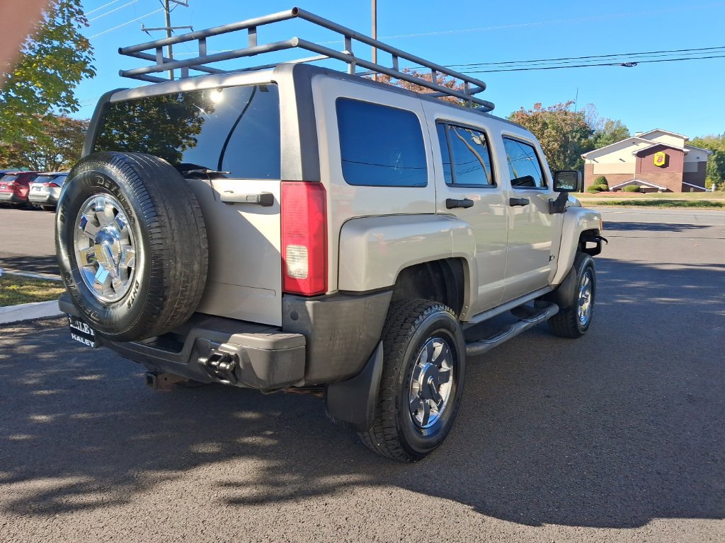 Used 2008 HUMMER H3 Luxury AWD/4WD image 3