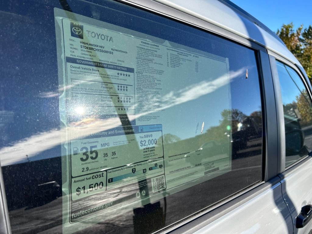 New 2025 Toyota Highlander XLE image 30