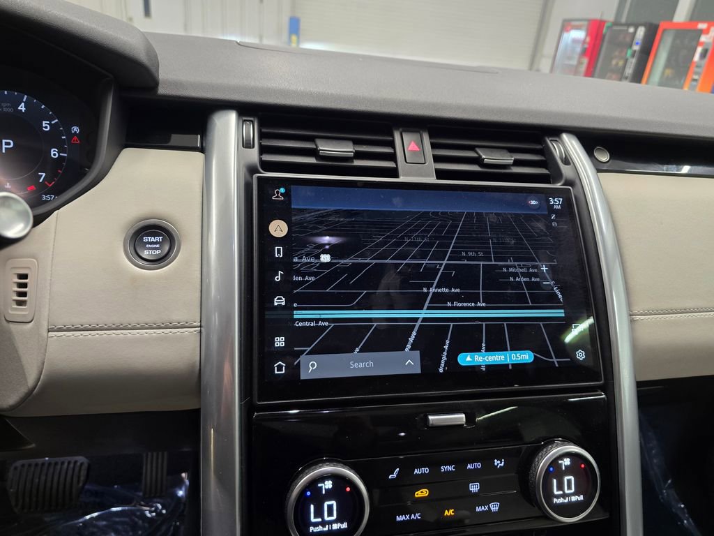 Used 2025 Land Rover Discovery S AWD/4WD image 23