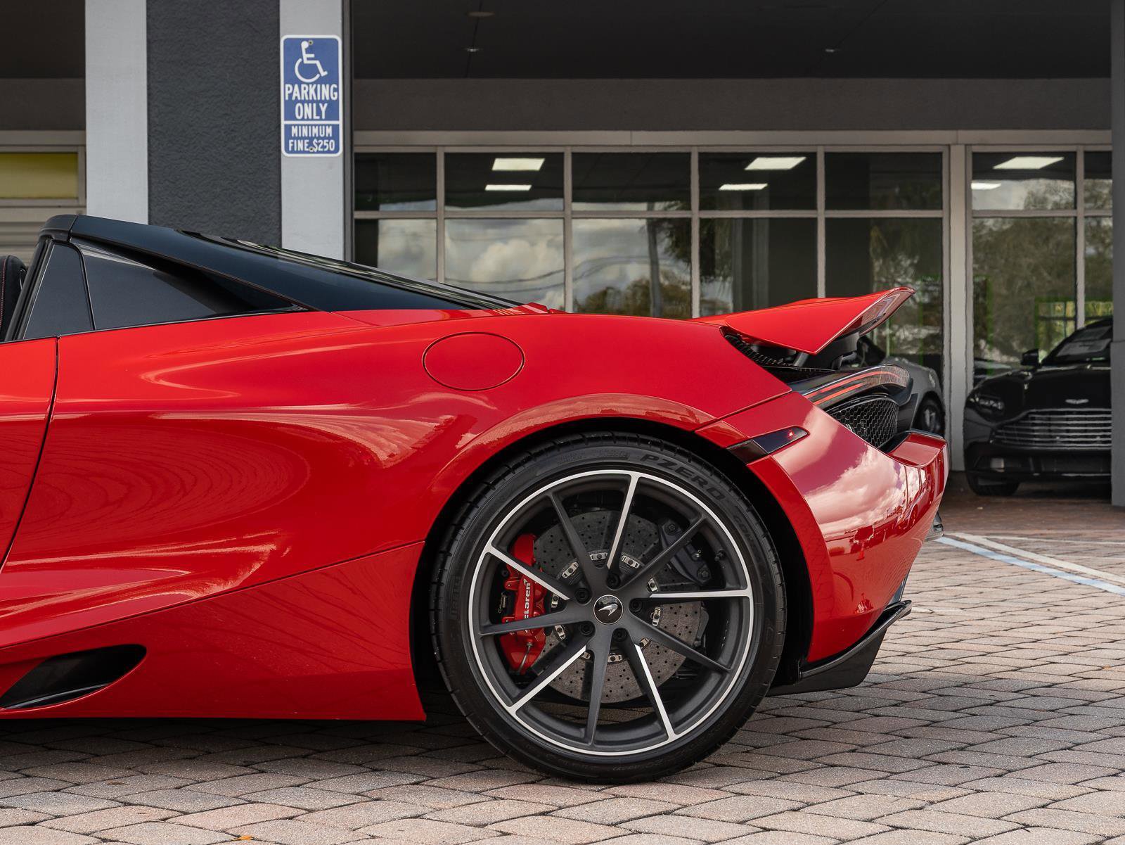 Used 2020 McLaren 720S Performance image 25