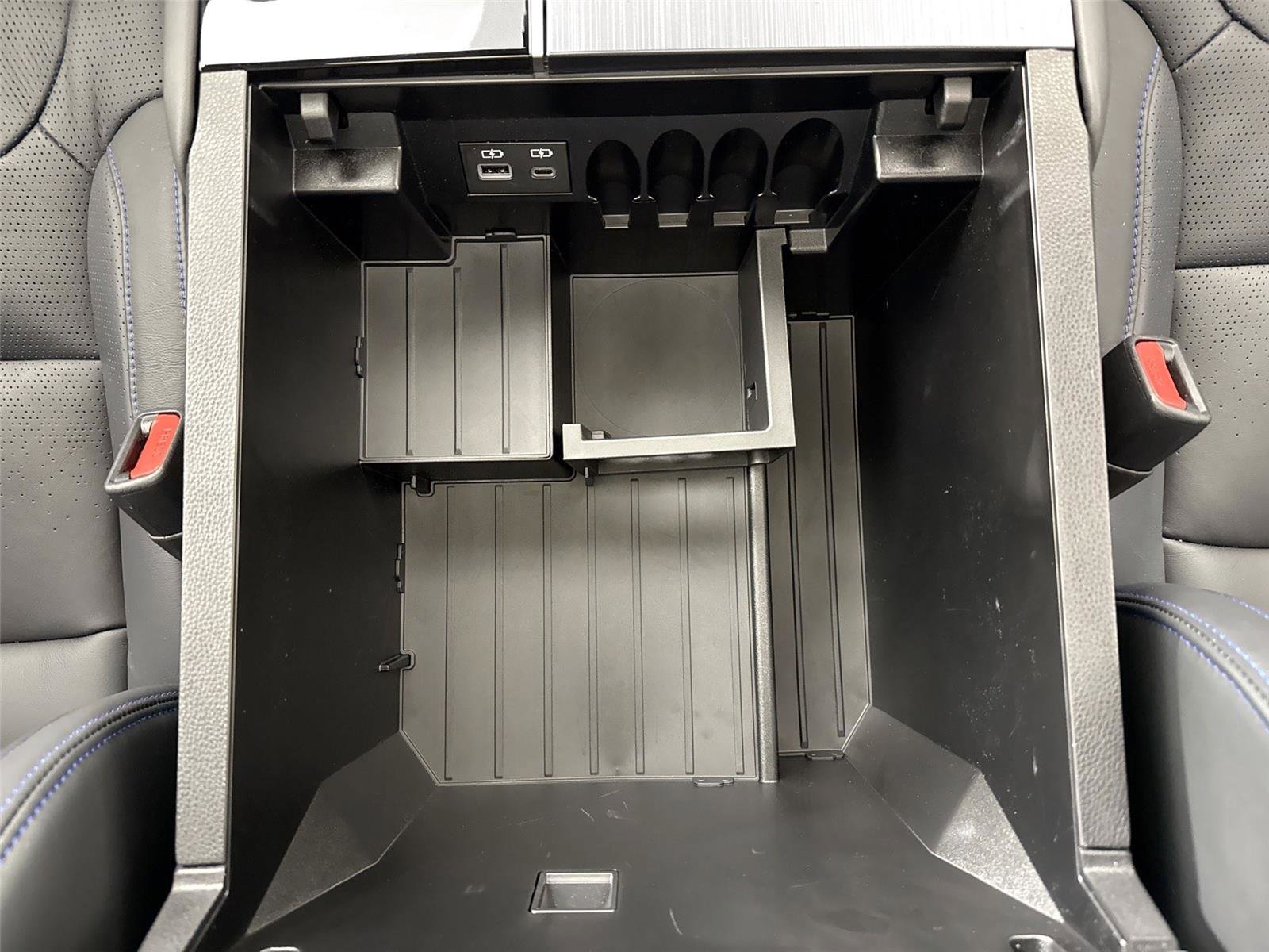 Certified 2025 Toyota Sequoia Platinum image 37