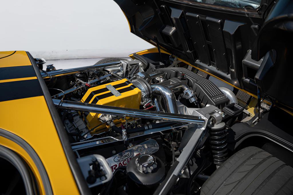 Used 2006 Ford GT RWD image 24