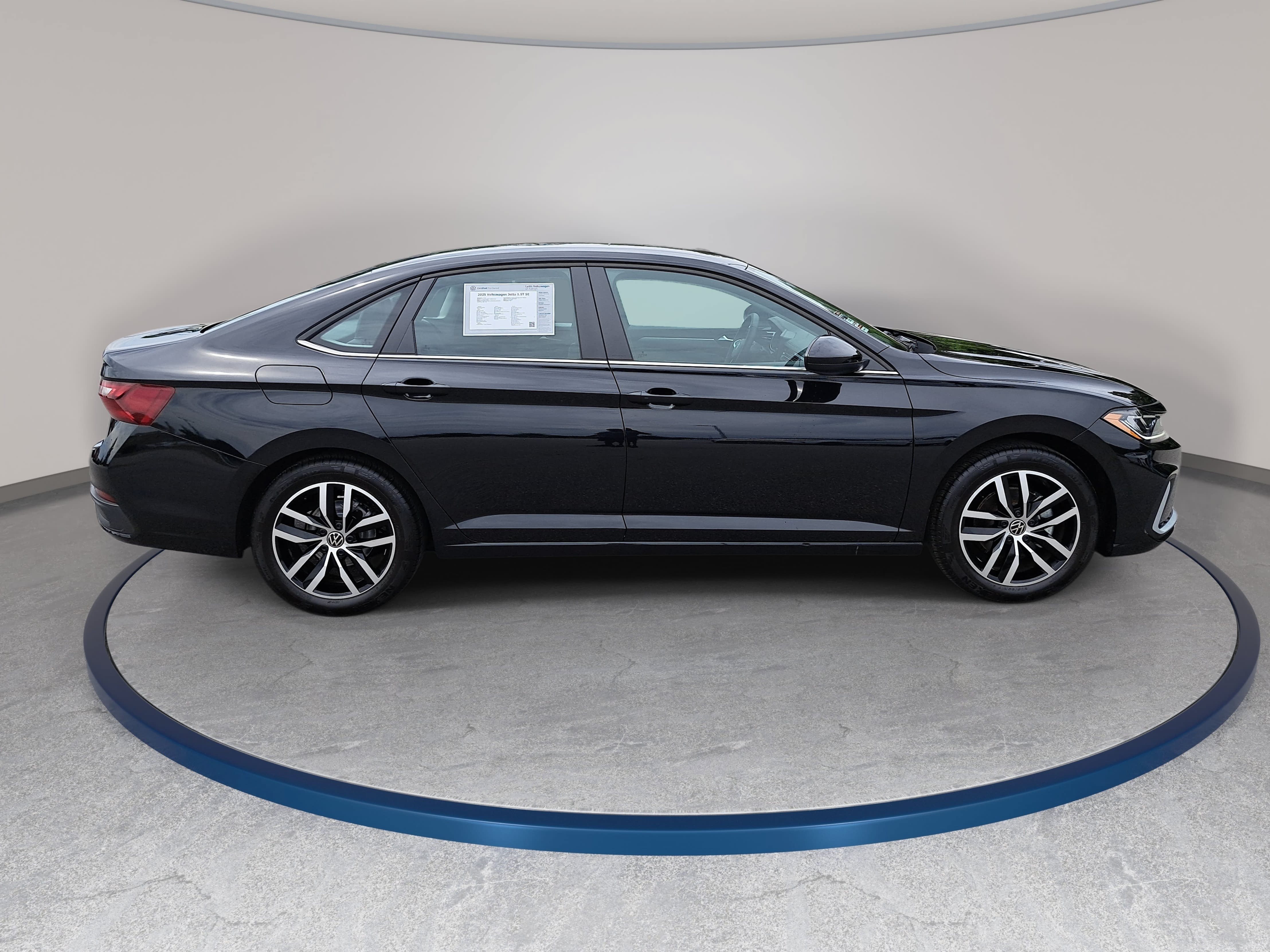 Certified 2025 Volkswagen Jetta SE FWD image 4