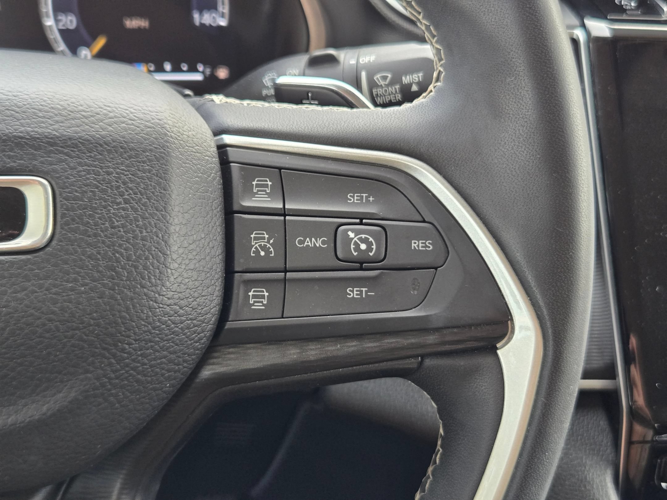 Used 2023 Jeep Grand Cherokee L Laredo AWD/4WD image 13