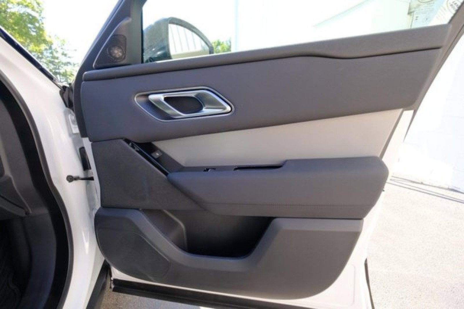 New 2025 Land Rover Range Rover Velar S image 18