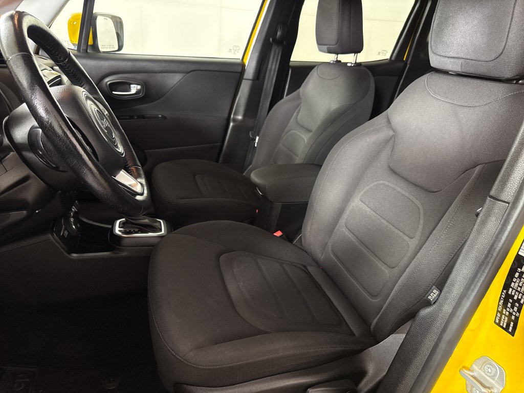Used 2018 Jeep Renegade Latitude w/ Cold Weather Group AWD/4WD image 11