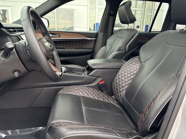 Used 2024 Jeep Grand Cherokee Summit image 11