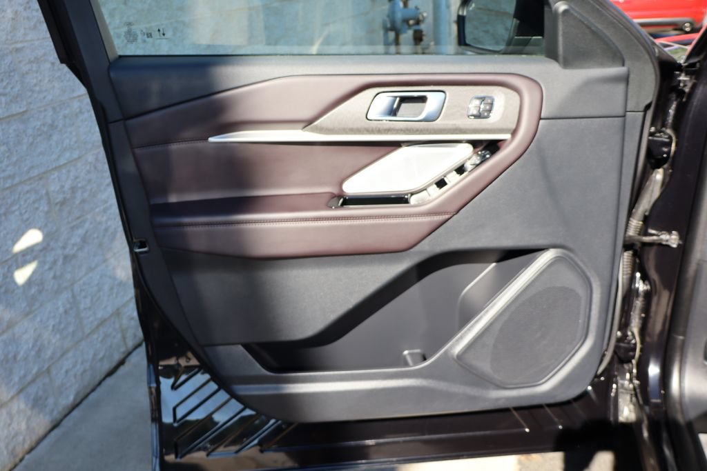 Used 2026 Ford Explorer Platinum AWD/4WD image 18