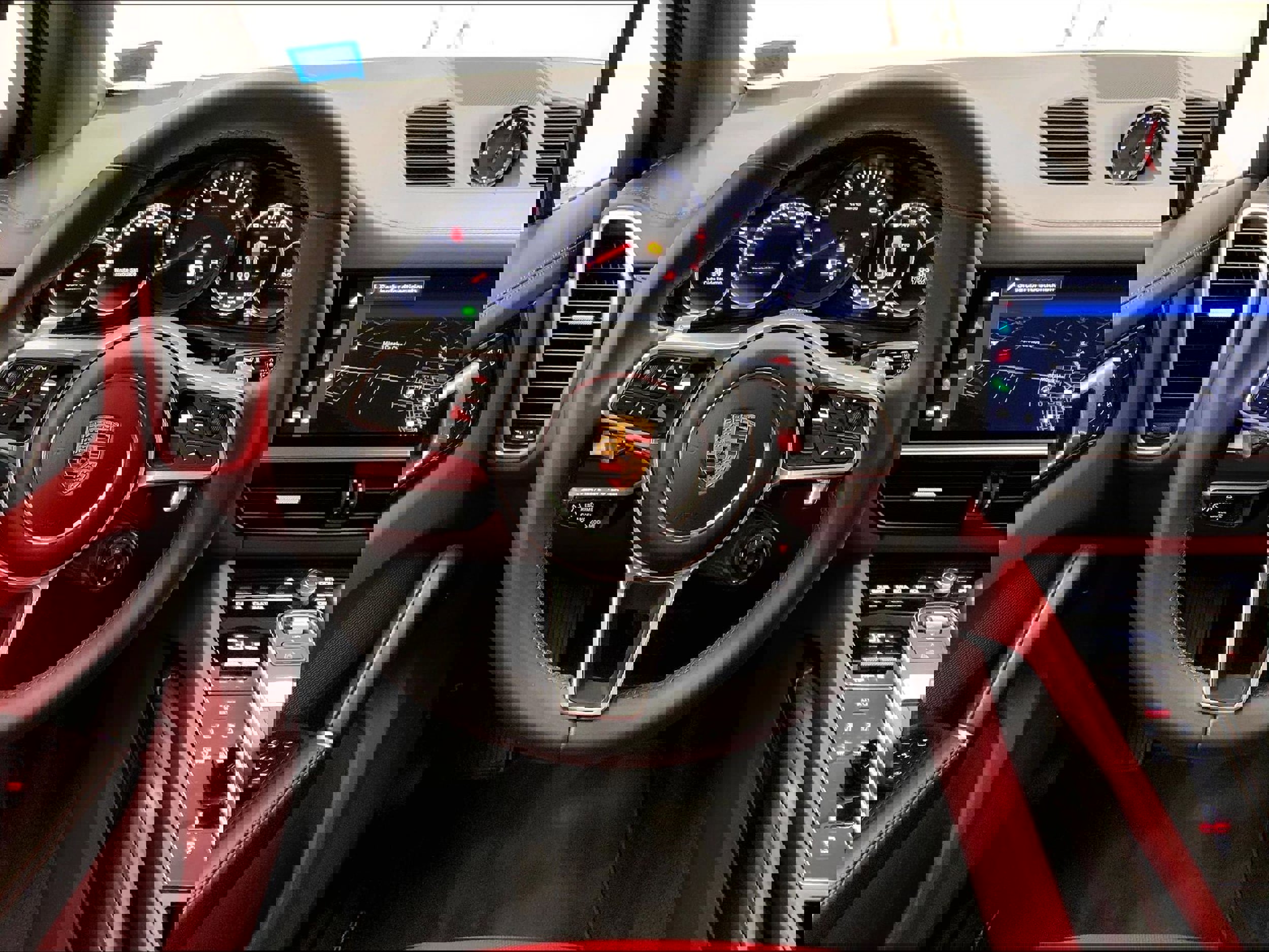 Used 2022 Porsche Cayenne Coupe image 13