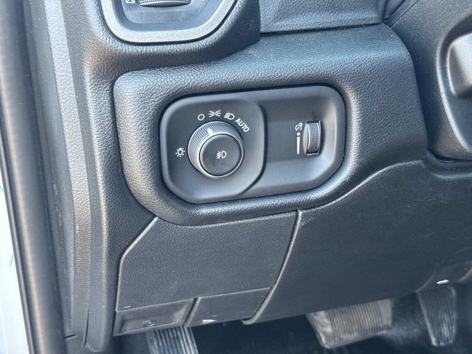 New 2026 RAM 3500 Tradesman w/ Chrome Appearance Group A AWD/4WD image 25