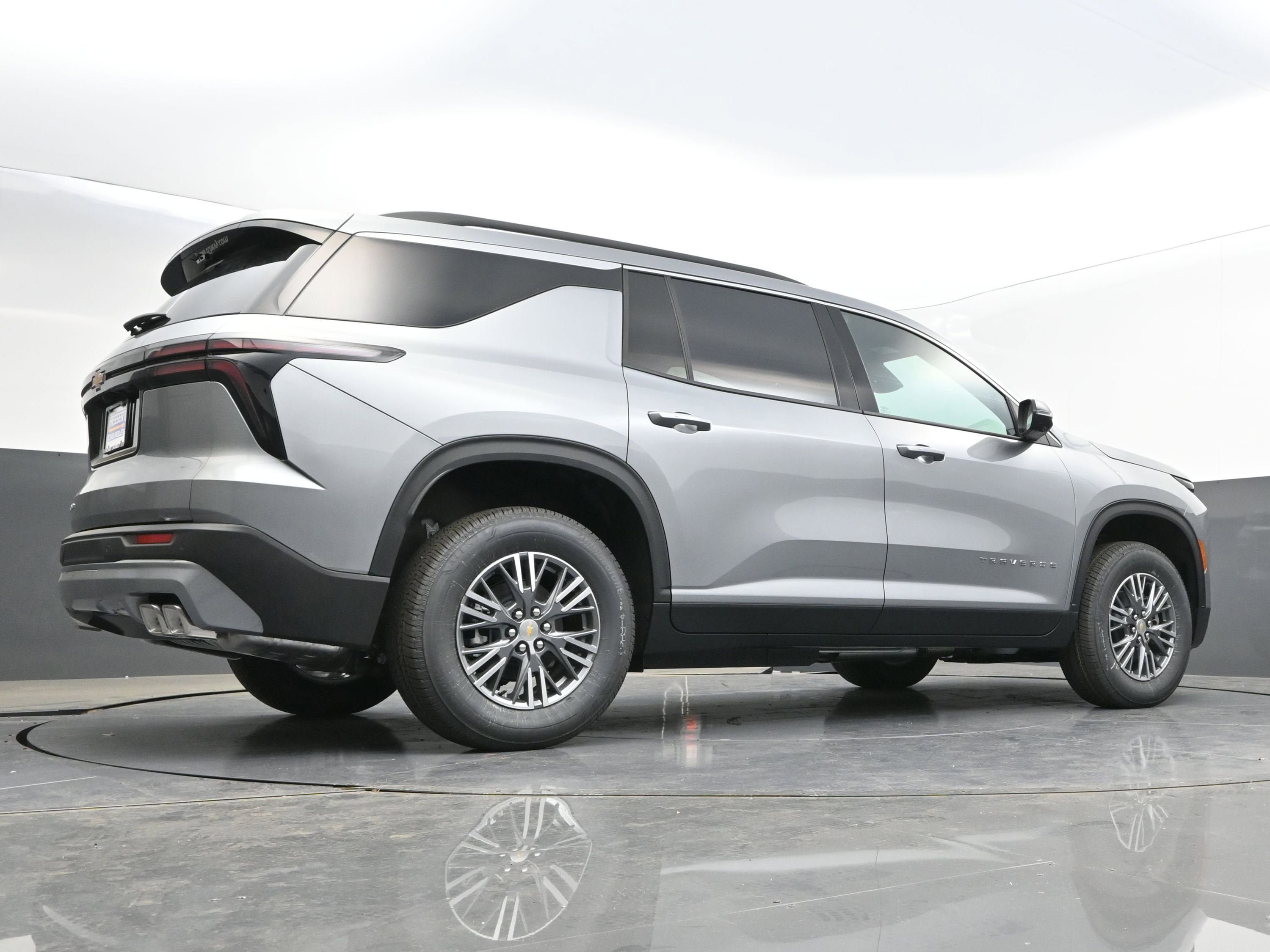 New 2026 Chevrolet Traverse LT w/ Driver Confidence Package AWD/4WD image 46