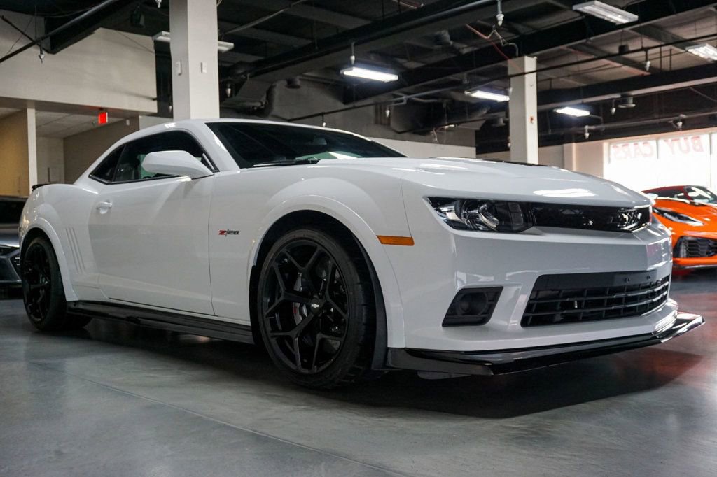 Used 2015 Chevrolet Camaro Z/28 image 4