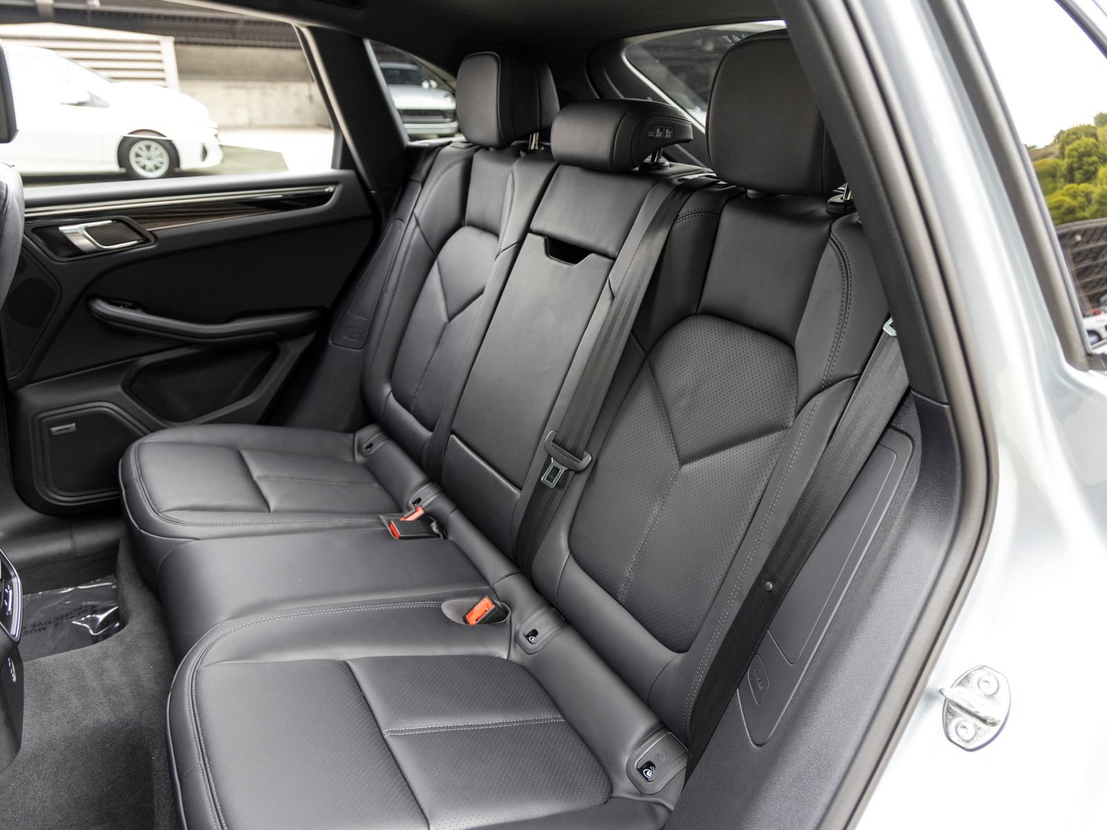 Used 2026 Porsche Macan AWD/4WD image 52