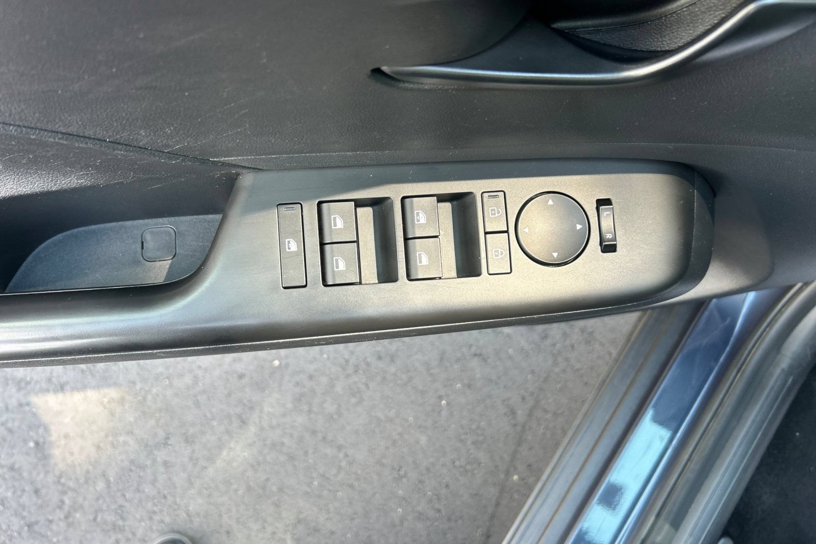 Used 2025 Hyundai Kona SEL AWD/4WD image 11