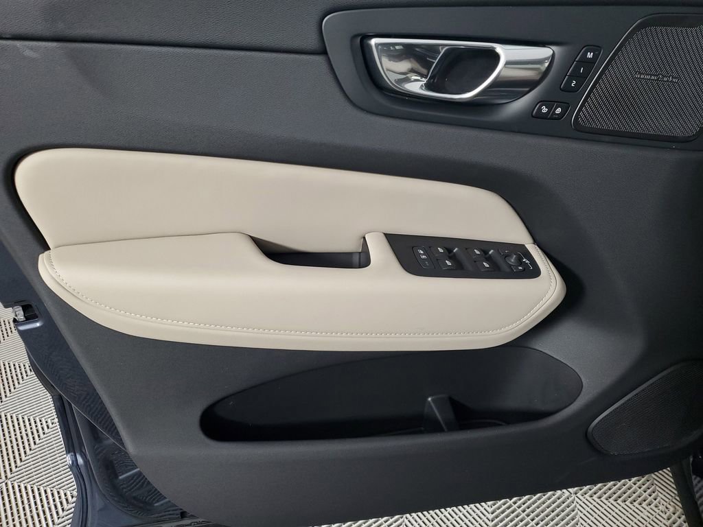 New 2026 Volvo XC60 B5 Plus w/ Climate Package image 20