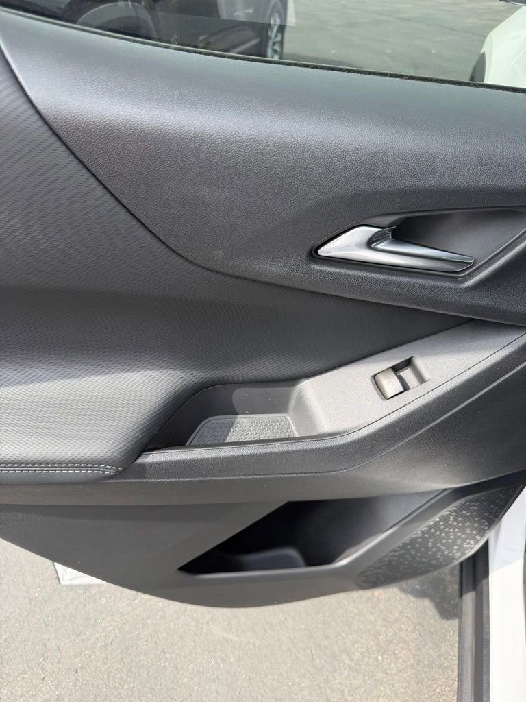 New 2026 Chevrolet Equinox LT w/ Convenience Package II FWD image 7