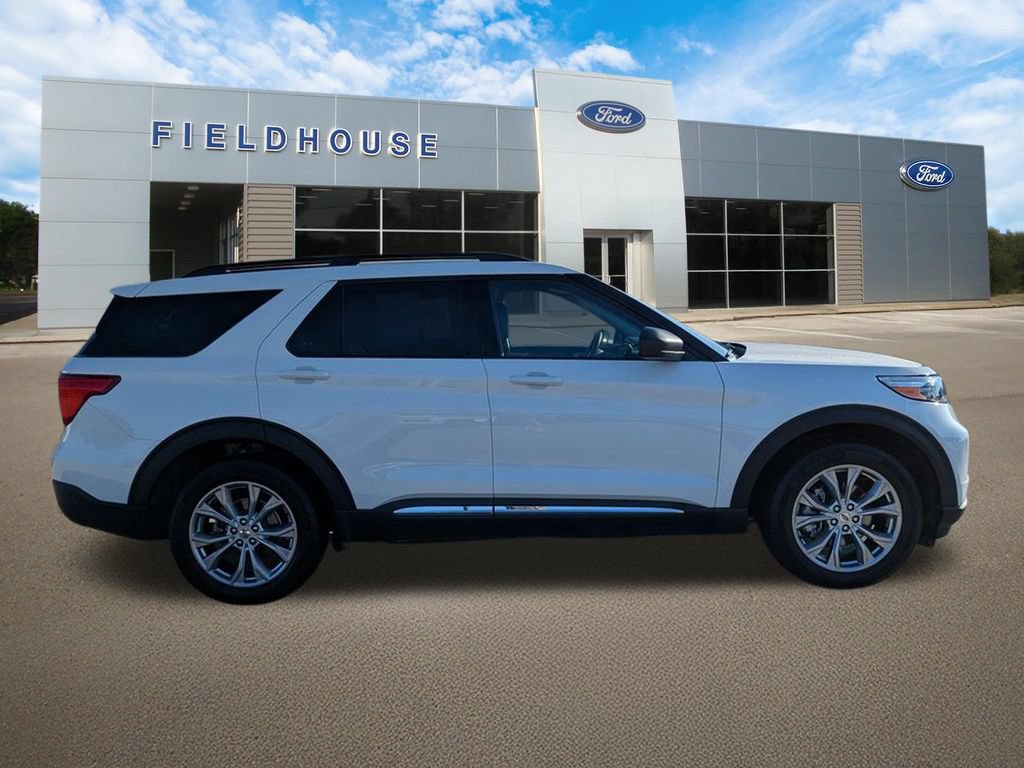 Used 2022 Ford Explorer XLT w/ Equipment Group 202A AWD/4WD image 4