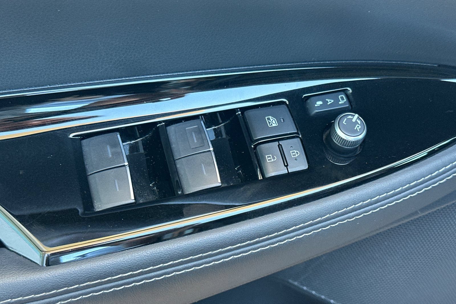 Certified 2023 Toyota Mirai w/ Advanced Technology Package RWD image 14