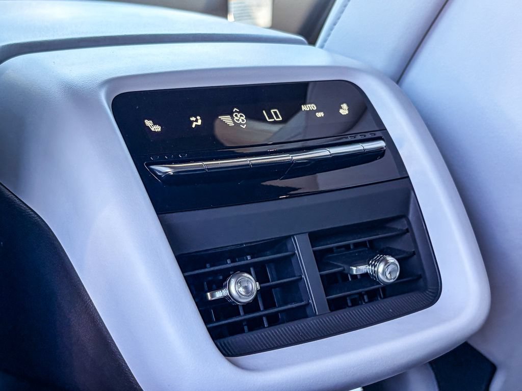 Certified 2024 Cadillac Lyriq Luxury AWD/4WD image 18