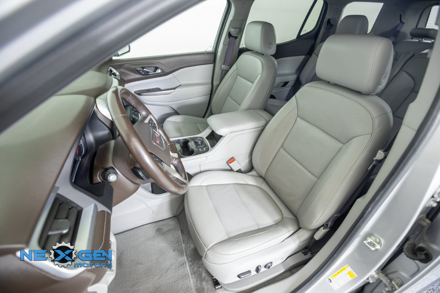 Used 2020 GMC Acadia SLT w/ LPO, Cargo Package AWD/4WD image 28