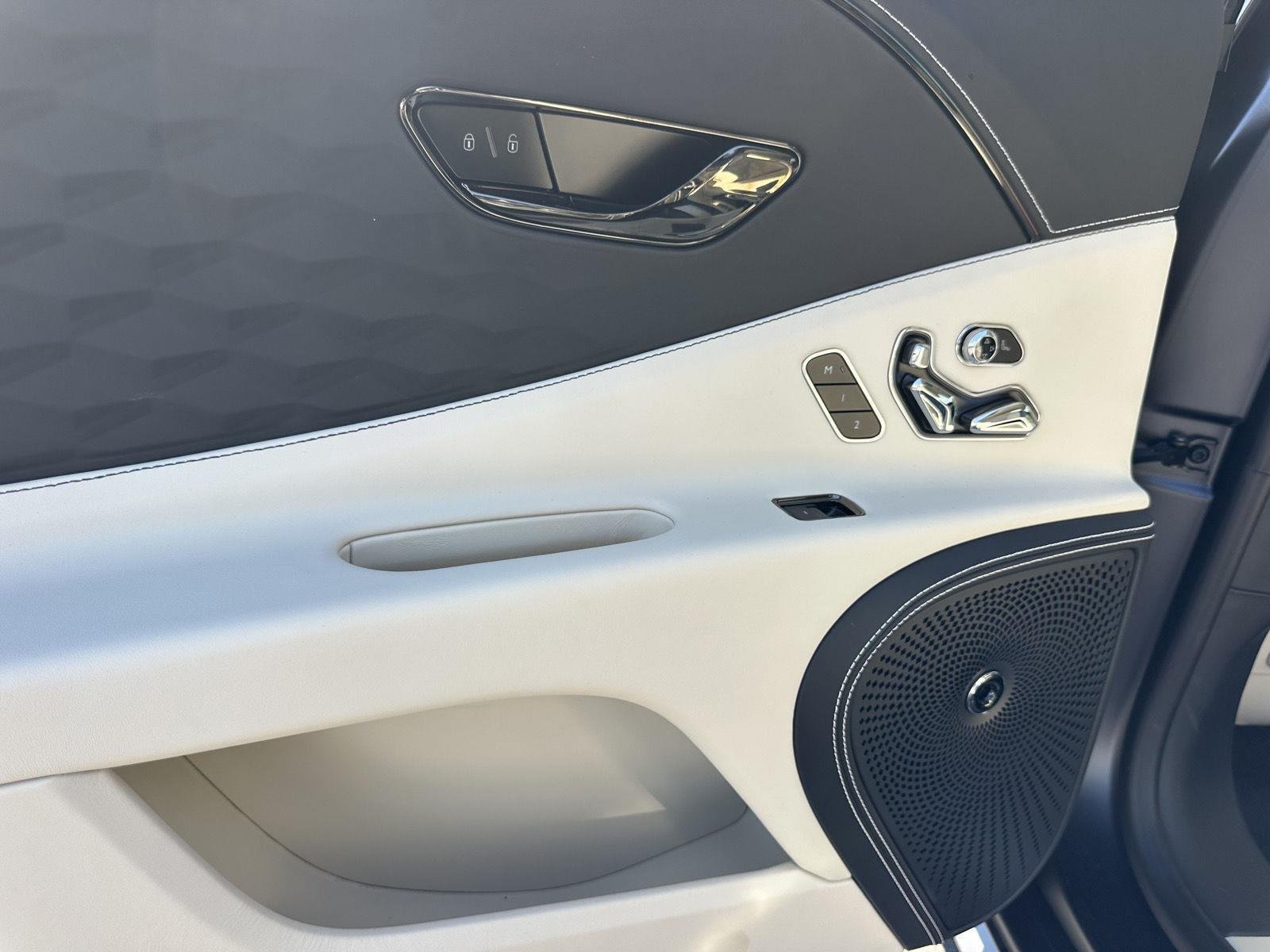 New 2026 Bentley Flying Spur Plug-In Hybrid AWD/4WD image 24
