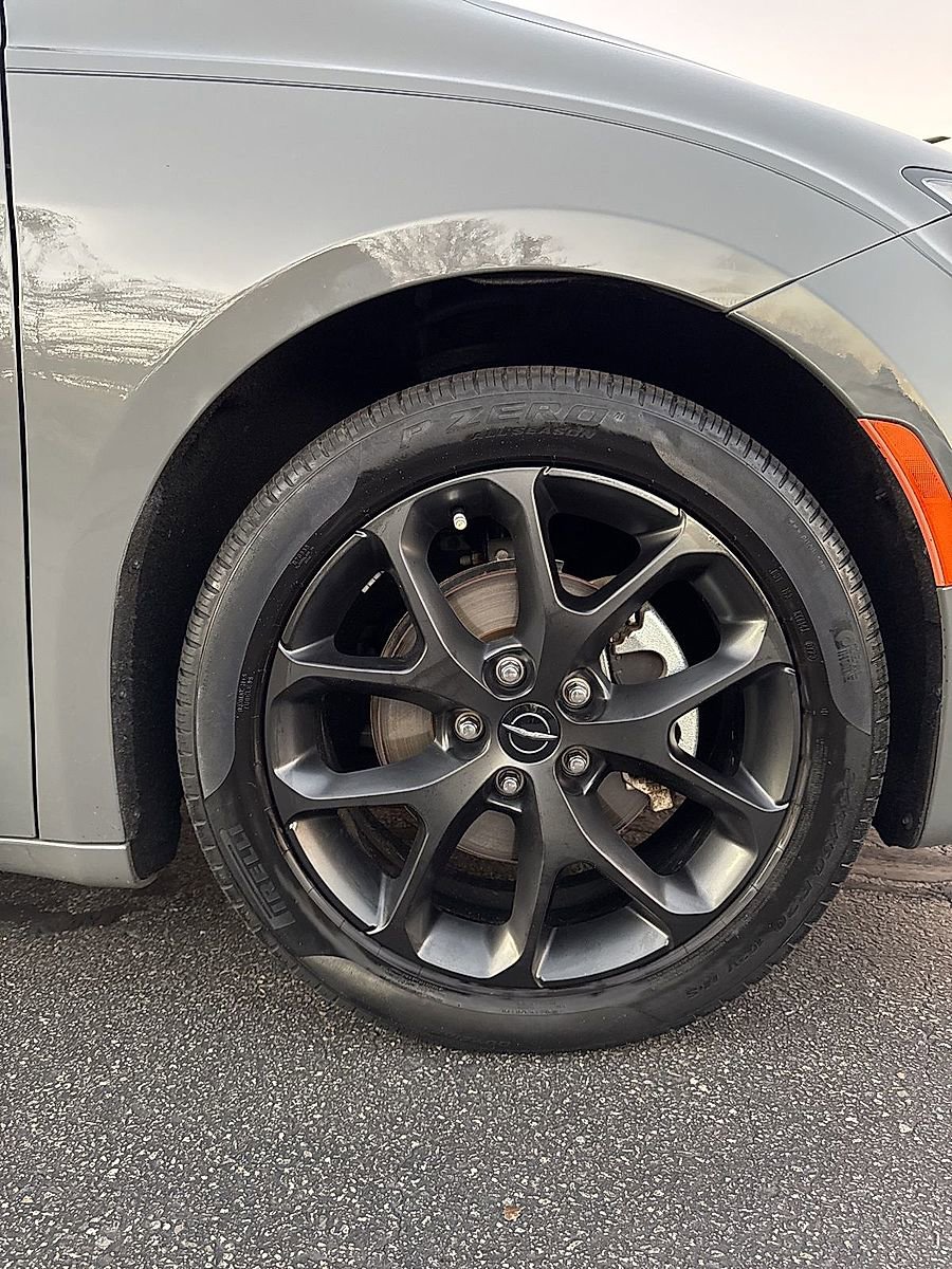 Used 2023 Chrysler Pacifica Limited w/ S Appearance Package image 12