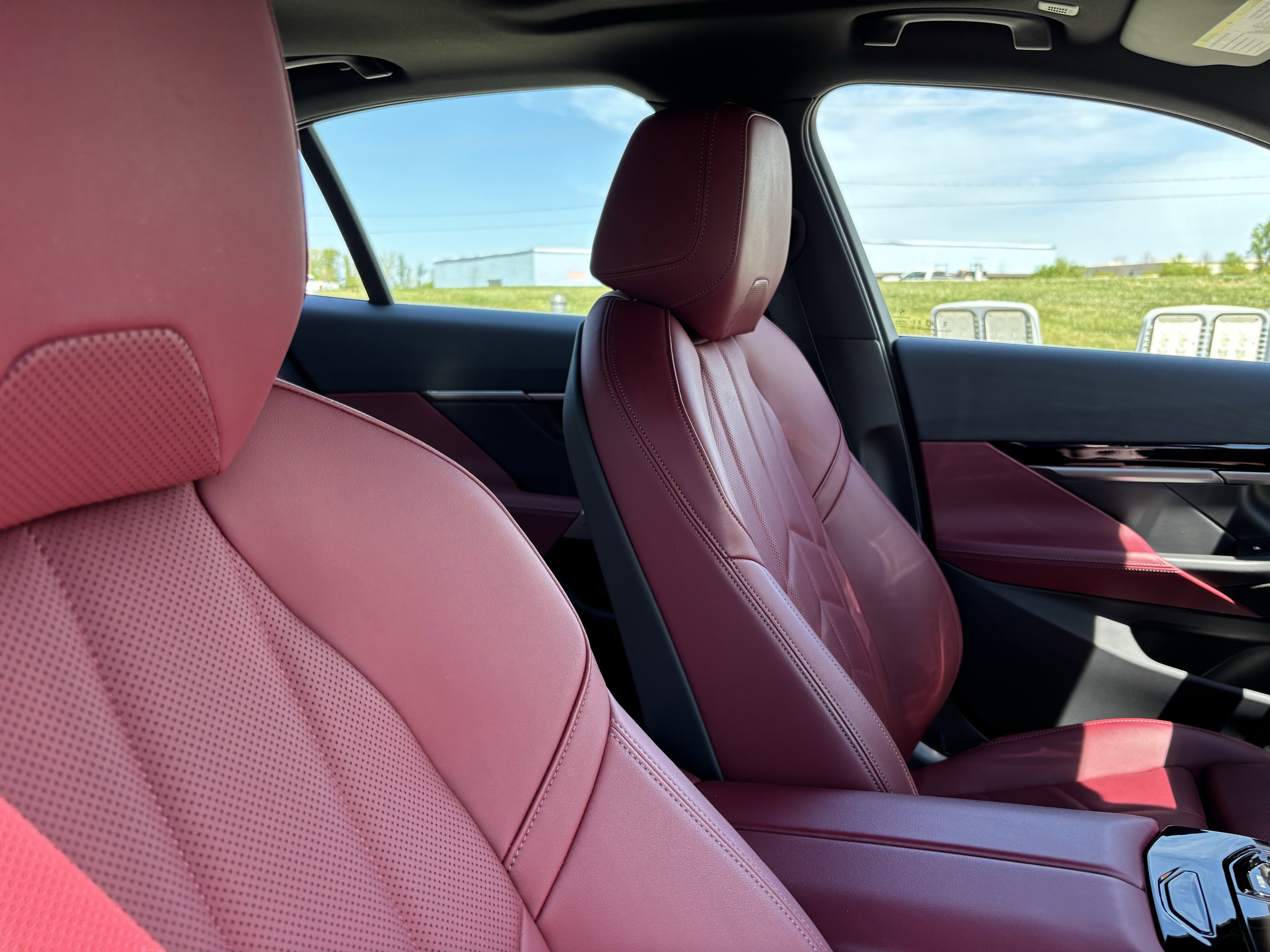 Certified 2025 BMW 530i image 35