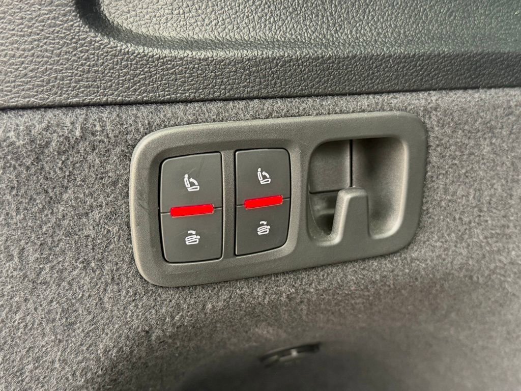 Used 2025 Audi Q7 3.0T Premium Plus image 35