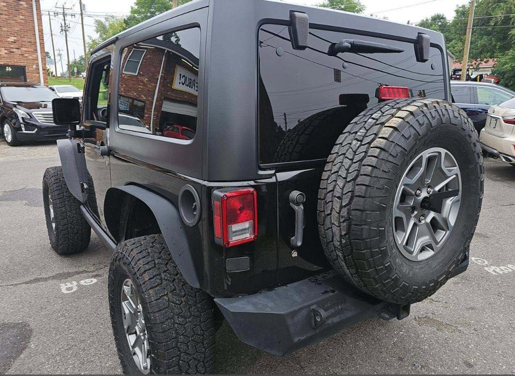 Used 2016 Jeep Wrangler Rubicon w/ Power Convenience Group AWD/4WD image 8
