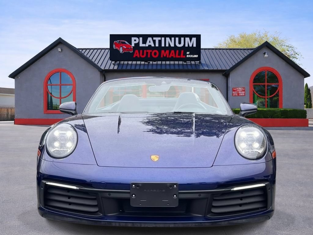 Used 2022 Porsche 911 Carrera RWD image 2